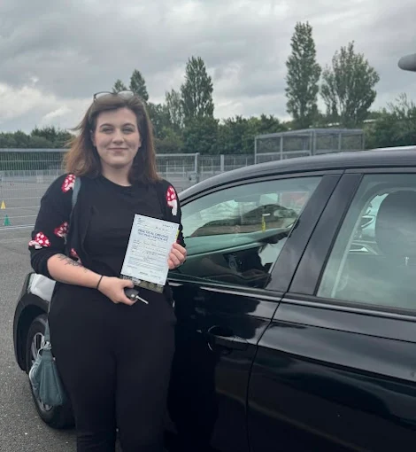 Local Driving Lessons in Leigh | High Pass Rate 2 best driving school leigh