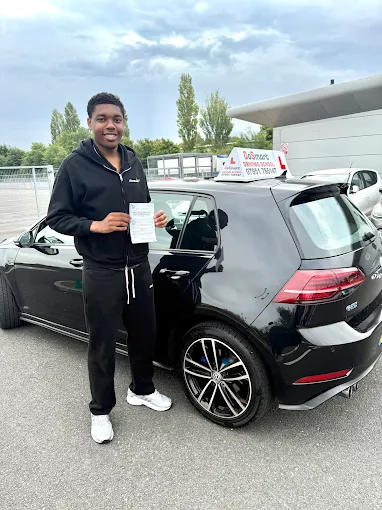 Local Driving Lessons in Leigh | High Pass Rate 6 success passed student at affordable price